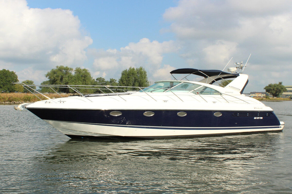 Fairline yacht day charter with skipper Marbella-Spain